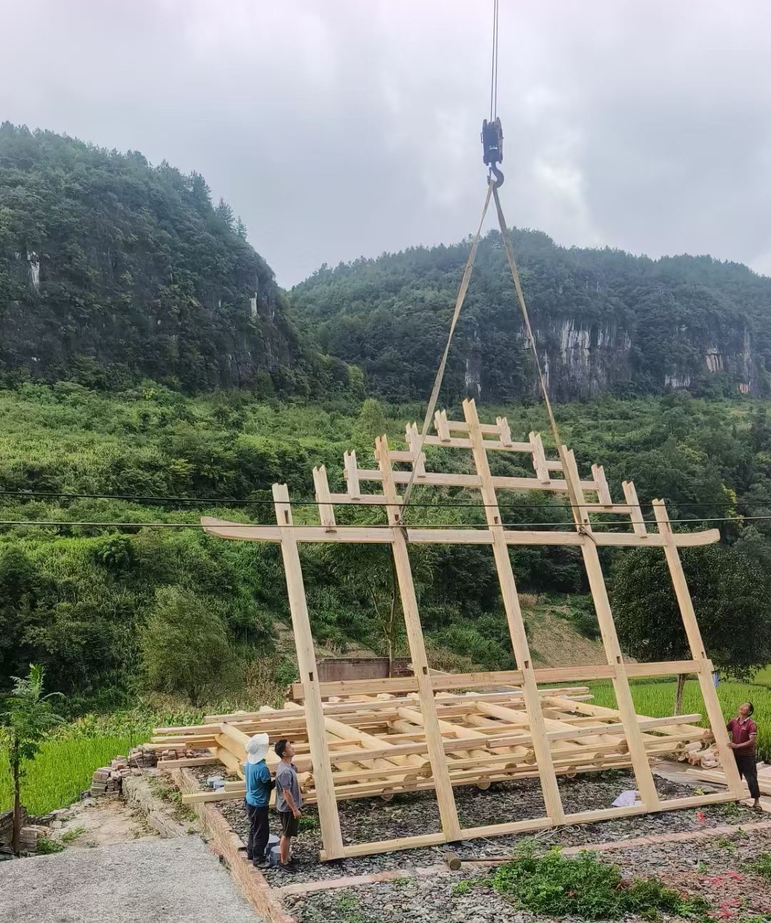 东洲区汽车吊出租公司怎么保证发动机散热问题