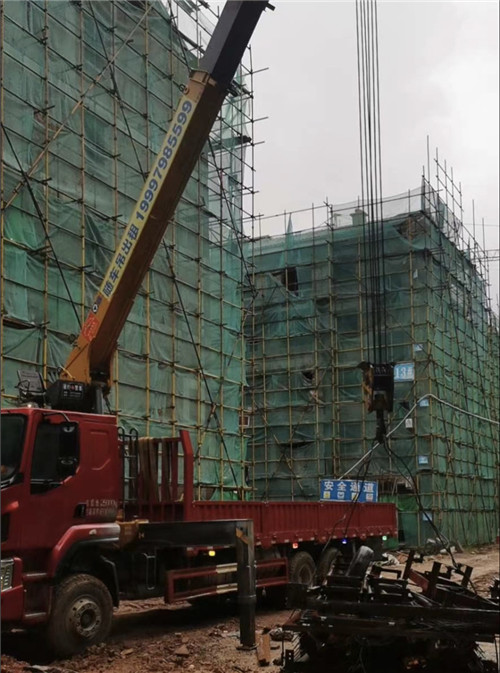 东洲区“慢工细活”—— 吊车的 “微动控制” 技术