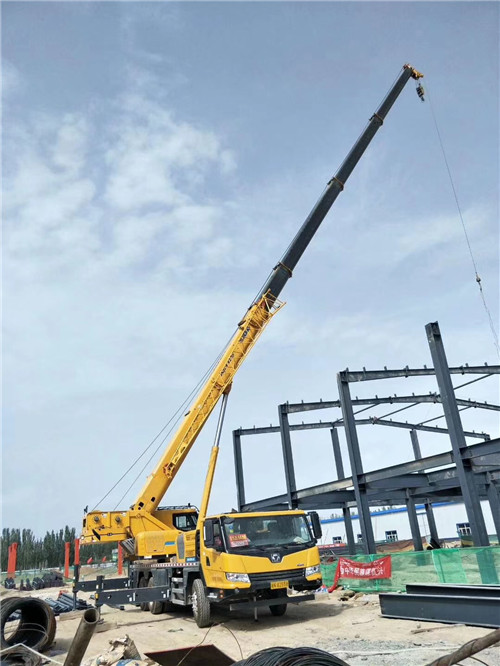 东洲区超高层建筑钢结构吊装案例